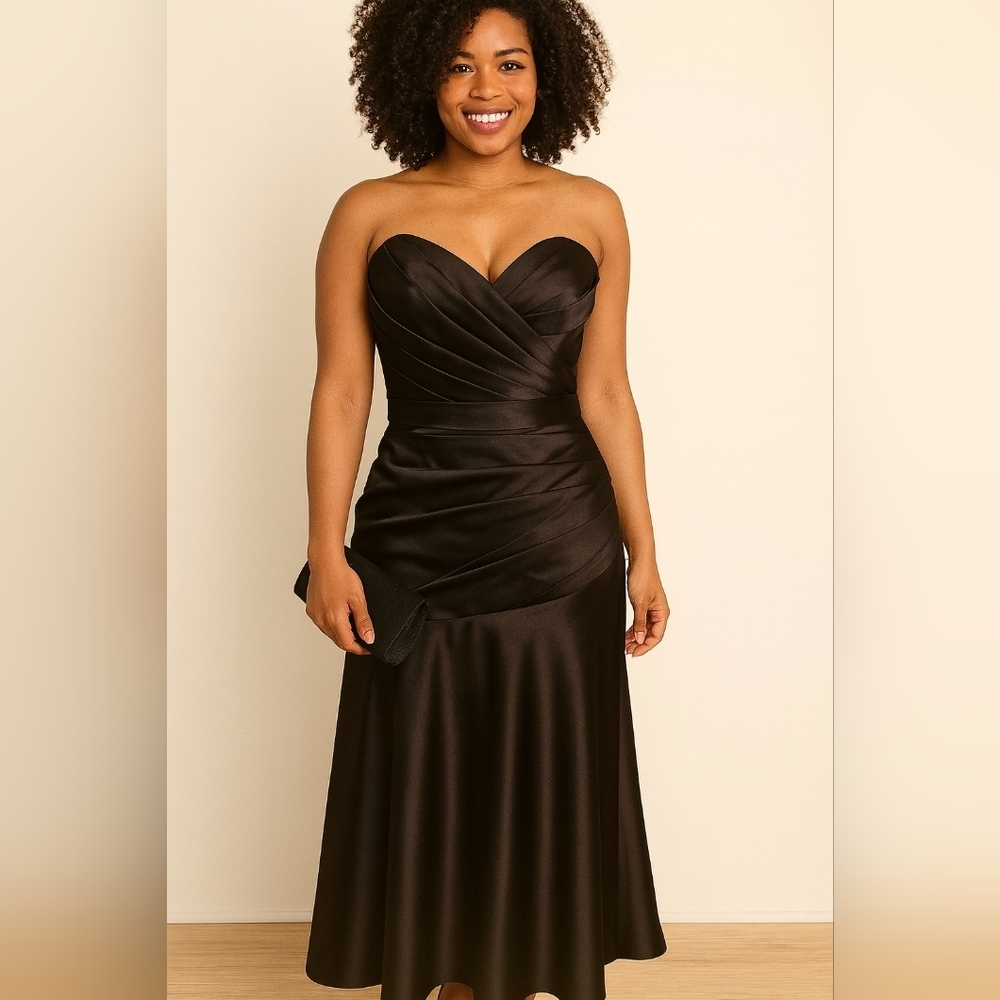 Source Unknown Black Strapless Satin Sweetheart Gown